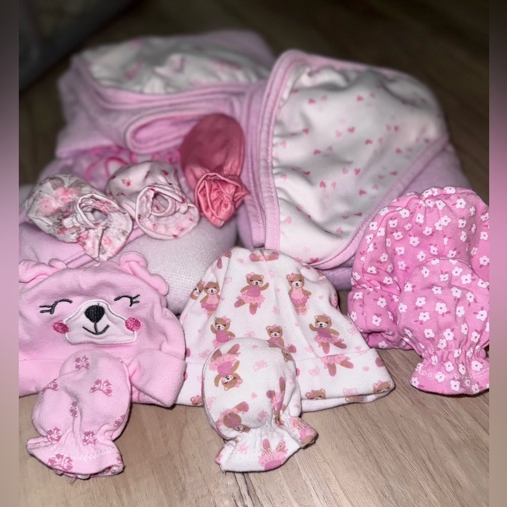 Pink Baby Hooded Towels Set , Mittens and Beanies